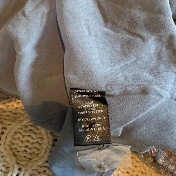 ASTR The Label Floral Blue Dress with Ruffle Hem Size L - Picture 6 of 13